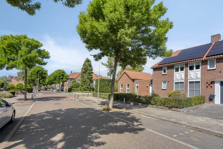 Foto 43 van Charles Ruysstraat 45