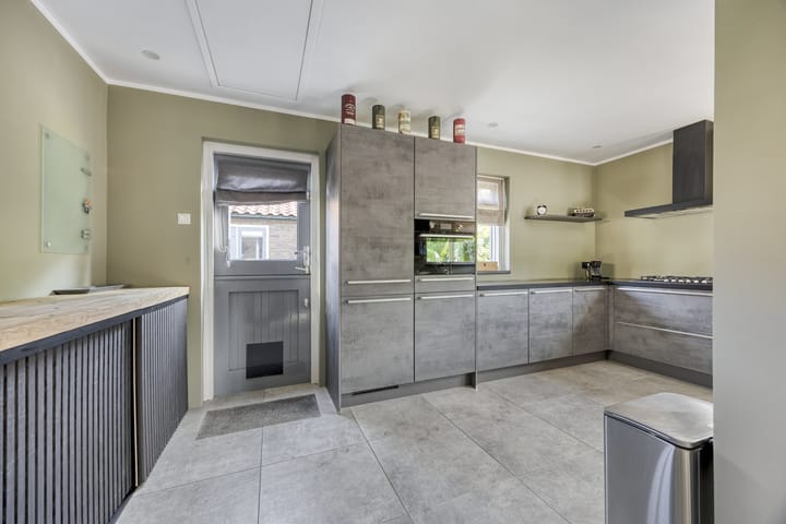 Foto 14 van Adama van Scheltemastraat 13