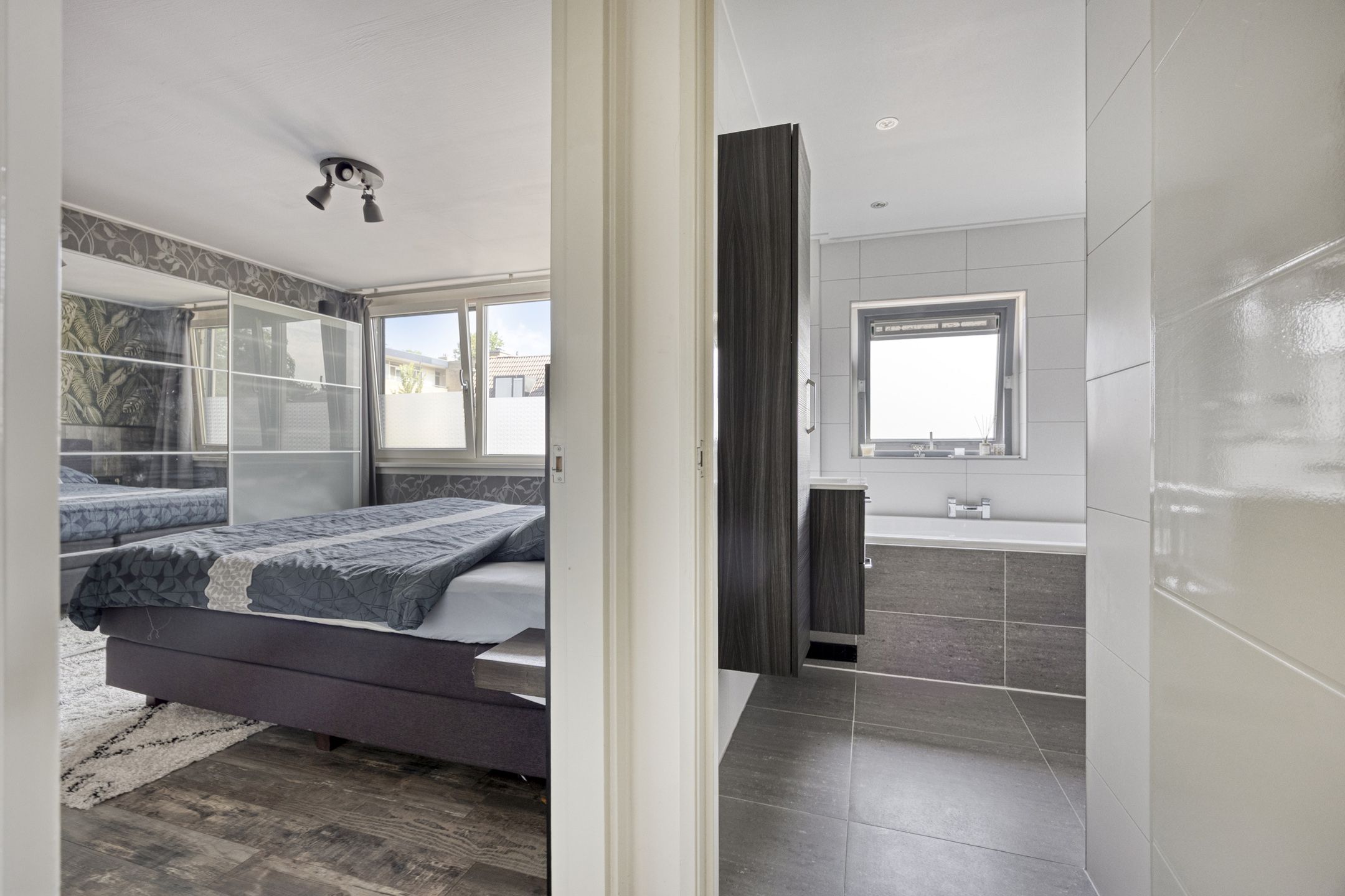 Foto 18 van Adama van Scheltemastraat 13