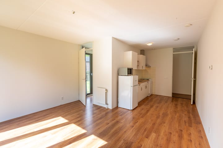 Photo 11 of Charlotte de Bourbonstraat 11