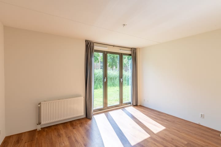 Photo 12 of Charlotte de Bourbonstraat 11