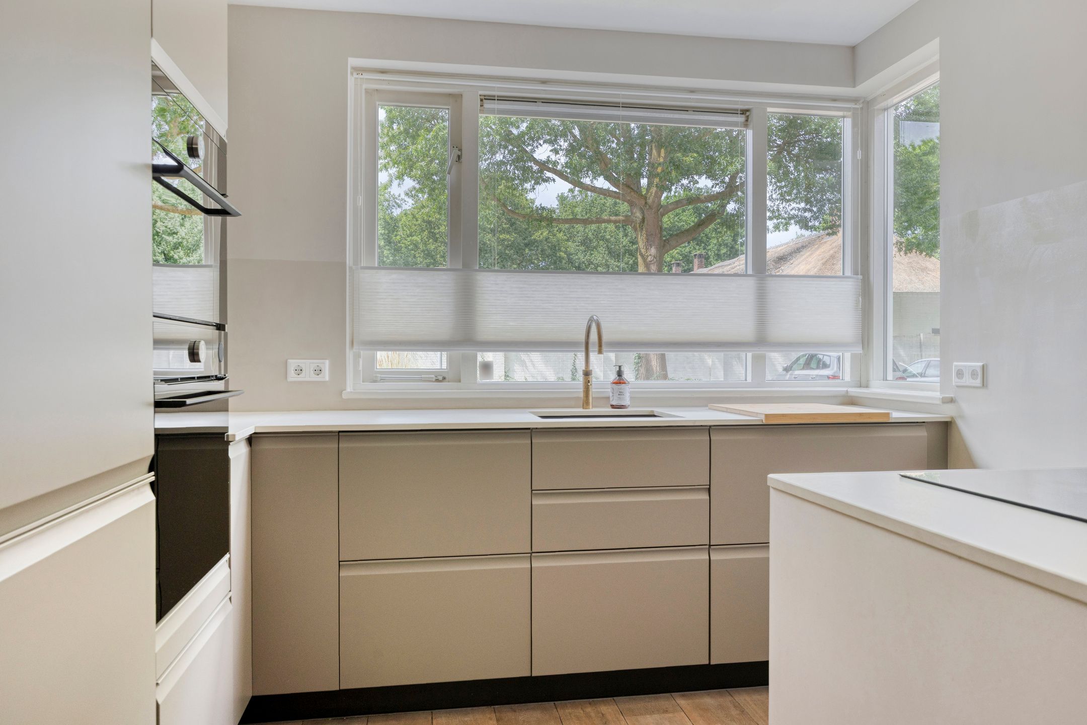 Photo 12 of Ereprijslaan 1