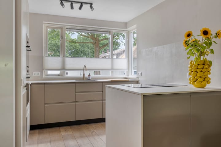 Foto 13 van Ereprijslaan 1