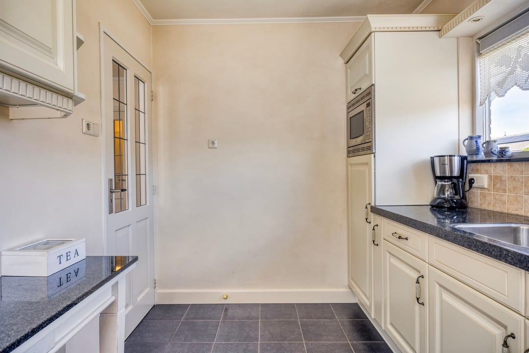 Photo 7 of Wielingenstraat 1