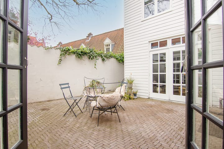 Photo 34 of Tuchthuisstraat 10
