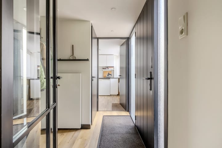 Foto 13 van van Mieroplaan 47