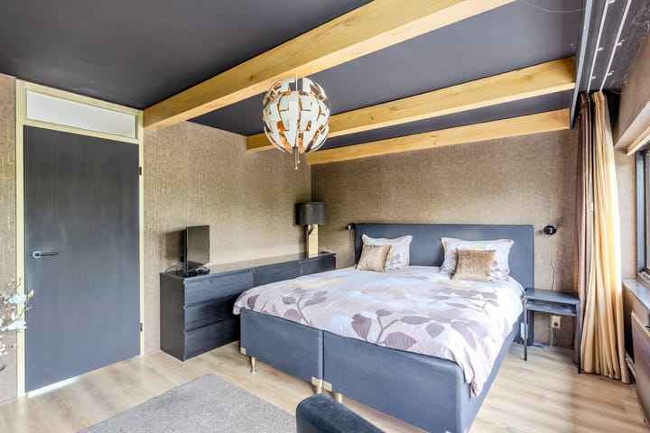 Foto 18 van van Mieroplaan 47