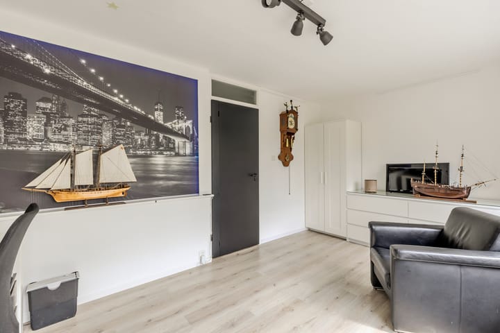 Foto 23 van van Mieroplaan 47