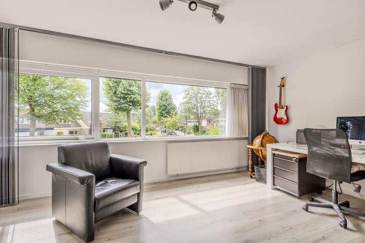 Foto 22 van van Mieroplaan 47