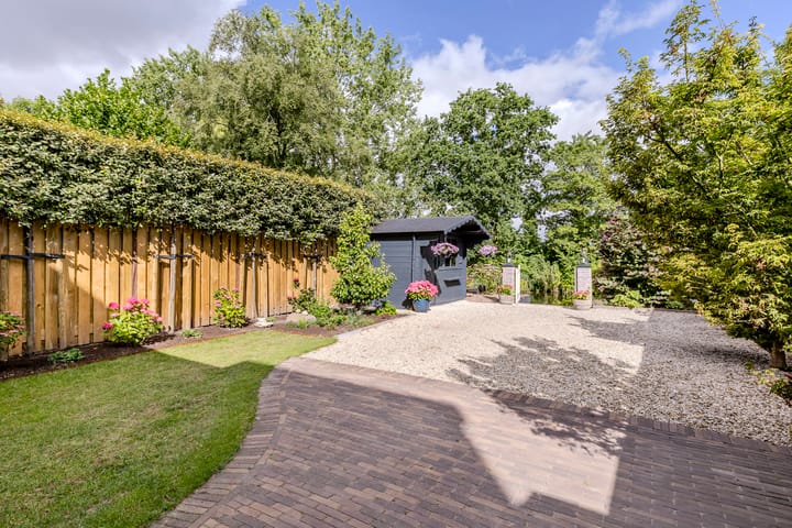 Foto 40 van van Mieroplaan 47