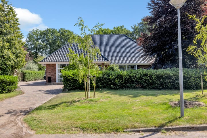 Photo 2 of Adolph van Ansenlaan 10