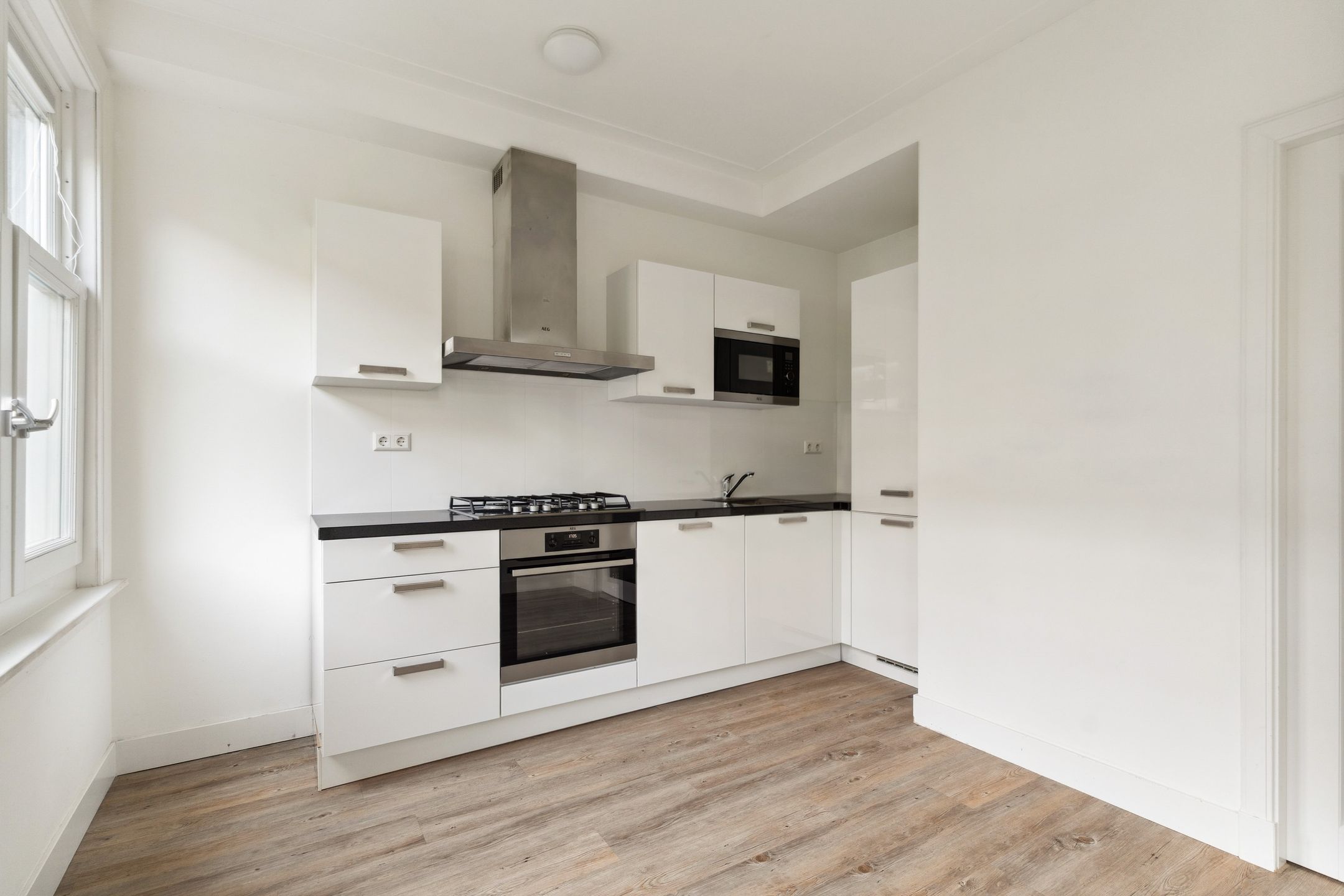 Foto 15 van Van Tuyll van Serooskerkenweg 69-1