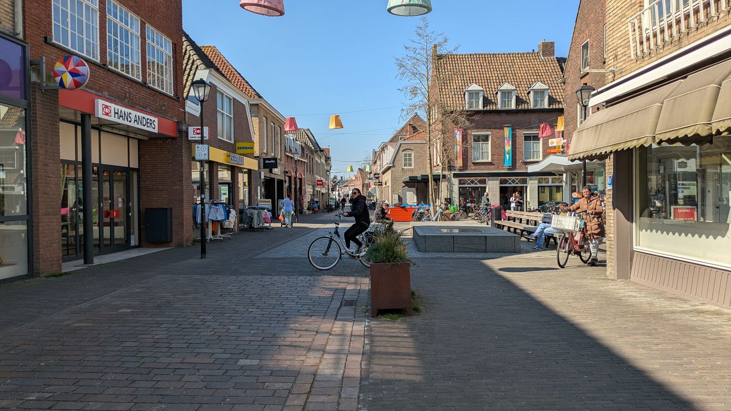 View photo 3 of Rechterstraat 16