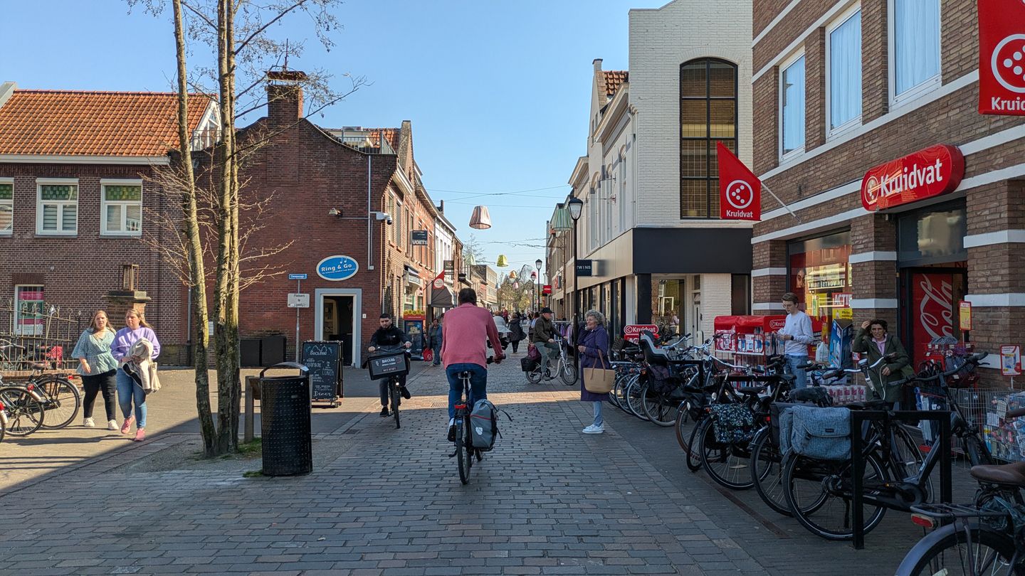 View photo 4 of Rechterstraat 16