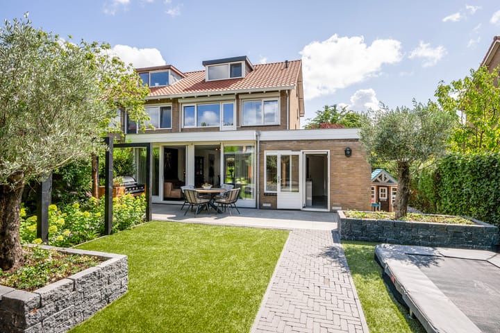 Foto 2 van van Heutszpark 18