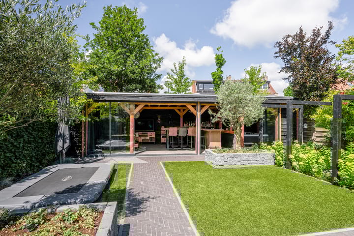 Foto 6 van van Heutszpark 18