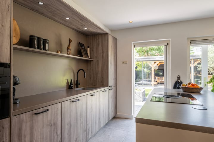 Foto 20 van van Heutszpark 18