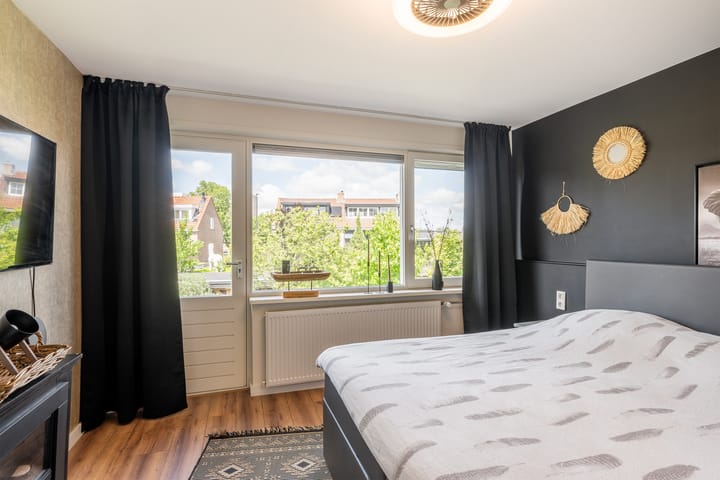 Foto 33 van van Heutszpark 18