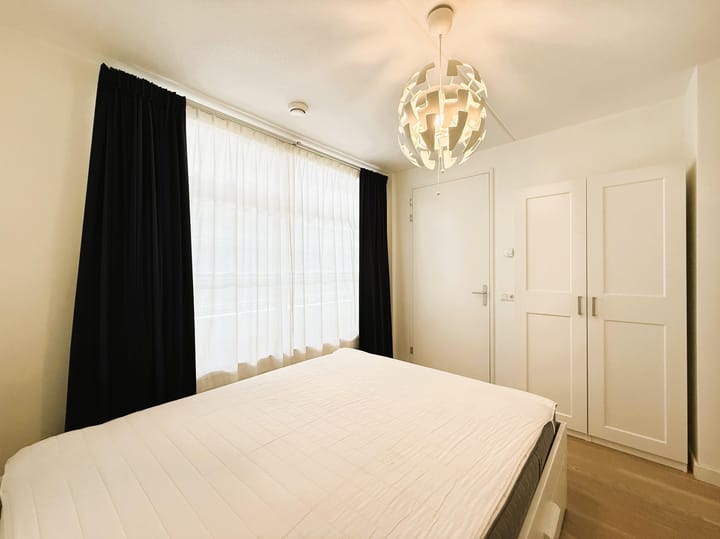 Photo 10 of Willem Frederik Hermansstraat 17