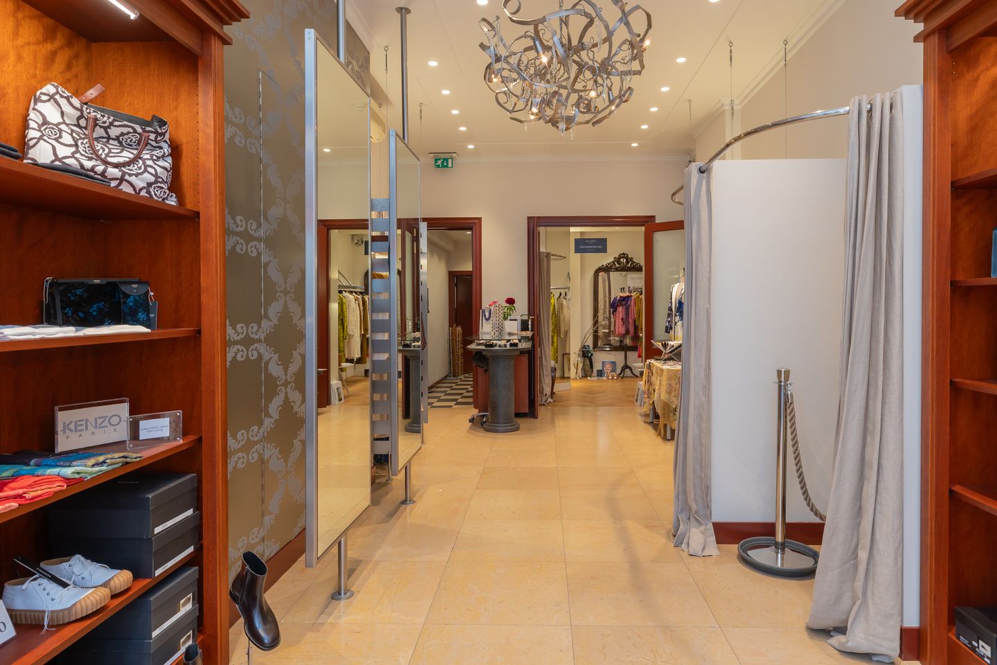 View photo 3 of Haarlemmerstraat 18
