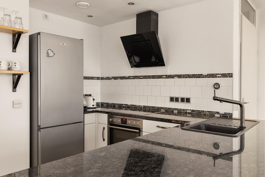 Photo 11 of Rapenburgerstraat 102