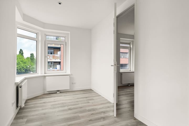 Photo 12 of Tweede Keucheniusstraat 15-2