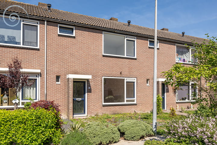 Photo 1 of Deltastraat 6