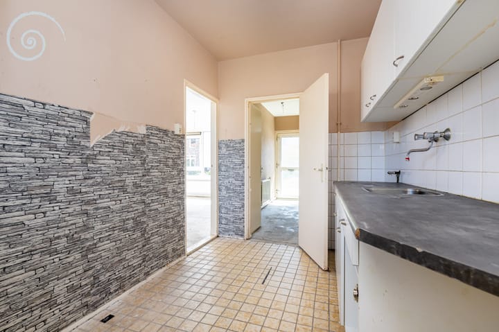 Photo 9 of Deltastraat 6