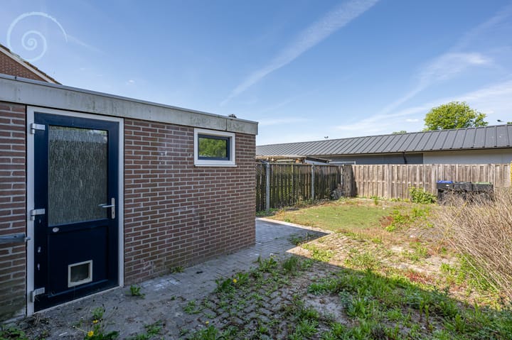 Photo 22 of Deltastraat 6