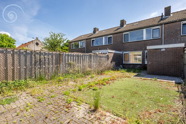 Photo 24 of Deltastraat 6