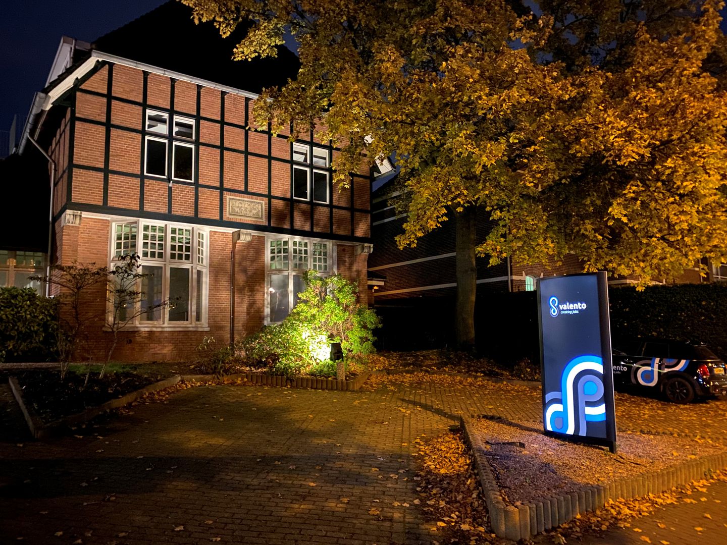 Bekijk foto 2 van Rijksweg Zuid 35