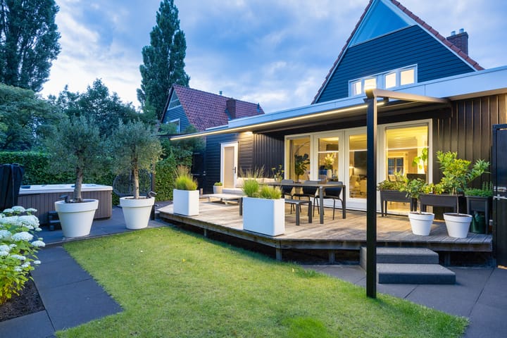 Photo 3 of Julianalaan 25