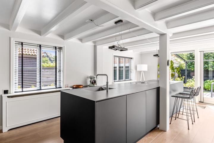 Photo 18 of Julianalaan 25