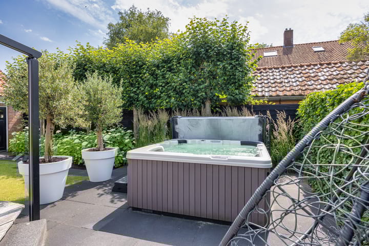 Photo 46 of Julianalaan 25