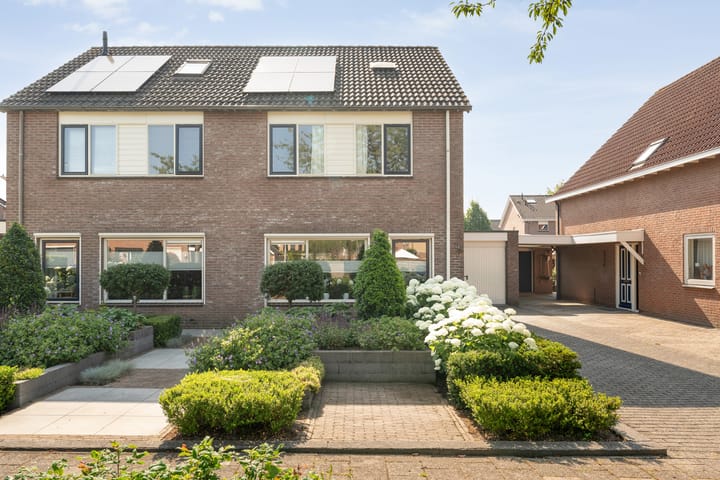 Foto 2 van Van der Duyn van Maasdamstraat 56