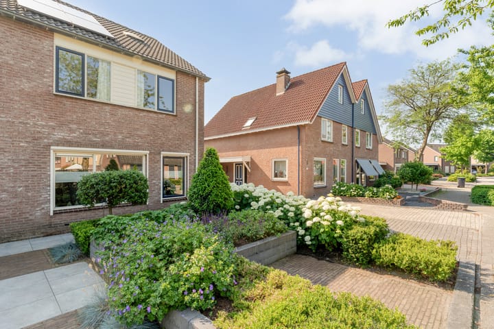 Foto 3 van Van der Duyn van Maasdamstraat 56