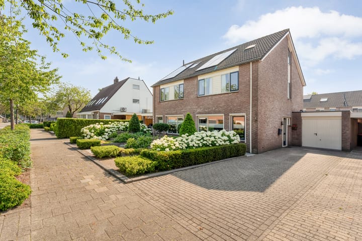 Foto 4 van Van der Duyn van Maasdamstraat 56