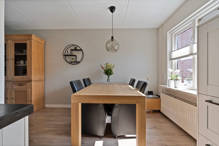 Foto 16 van Van der Duyn van Maasdamstraat 56