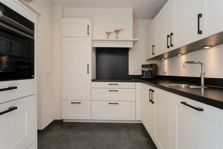 Foto 18 van Van der Duyn van Maasdamstraat 56