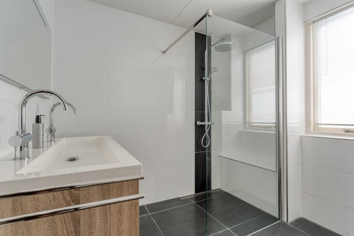 Foto 31 van Van der Duyn van Maasdamstraat 56