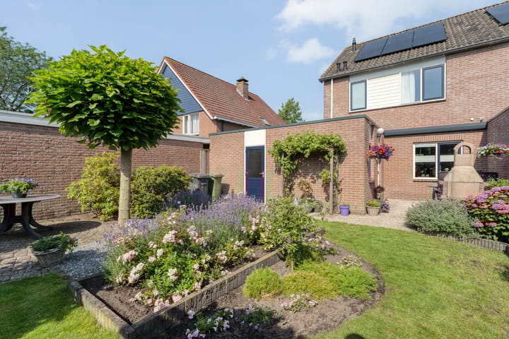 Foto 43 van Van der Duyn van Maasdamstraat 56