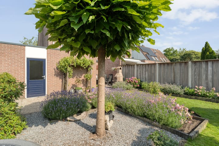 Foto 45 van Van der Duyn van Maasdamstraat 56