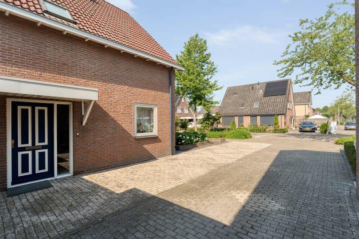 Foto 48 van Van der Duyn van Maasdamstraat 56