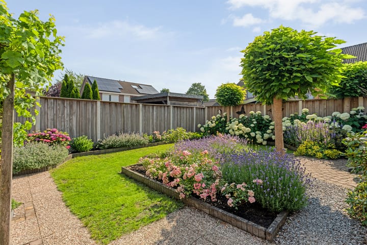 Foto 50 van Van der Duyn van Maasdamstraat 56