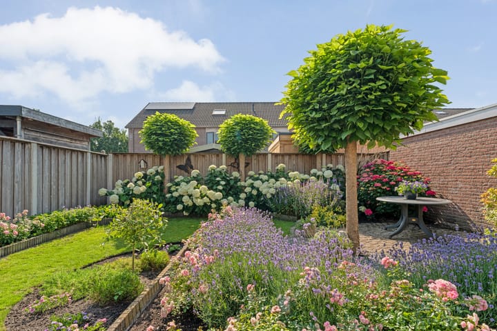 Foto 52 van Van der Duyn van Maasdamstraat 56