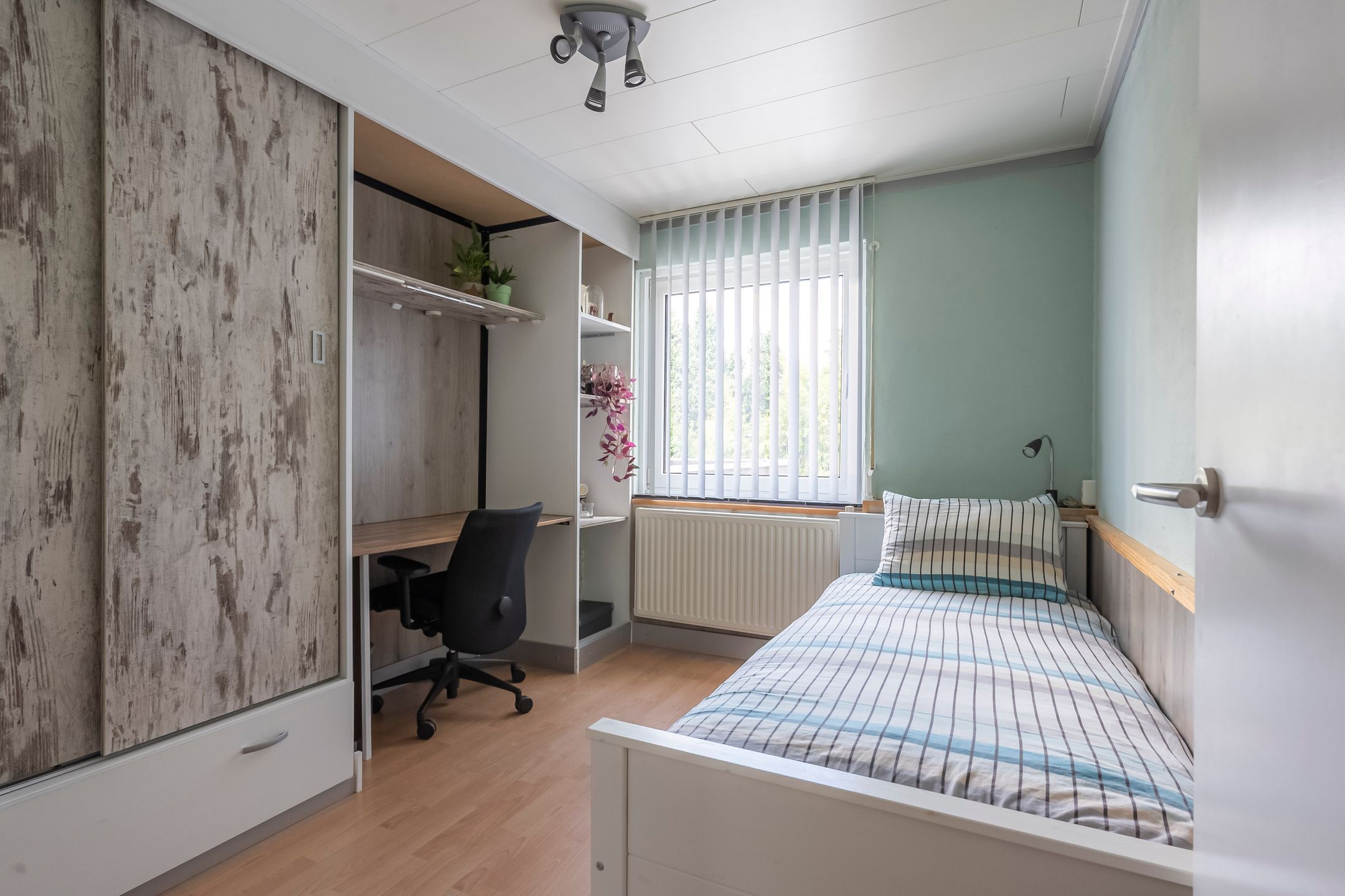 Photo 18 of Gouverneurstraat 16