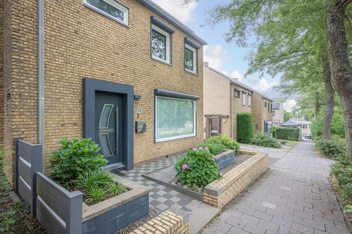 Foto 36 van Gouverneurstraat 16