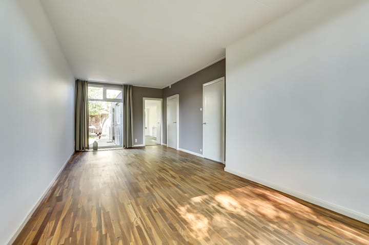 Photo 6 of Zuid Esmarkerrondweg 82