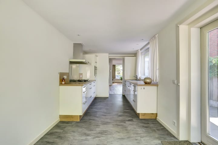 Photo 11 of Zuid Esmarkerrondweg 82