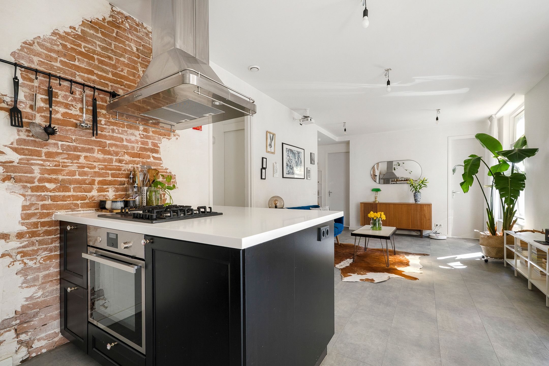 Photo 3 of Van Oldenbarneveldtstraat 80-1